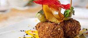 Handmade croquettes of guijuelo ham and walnuts
